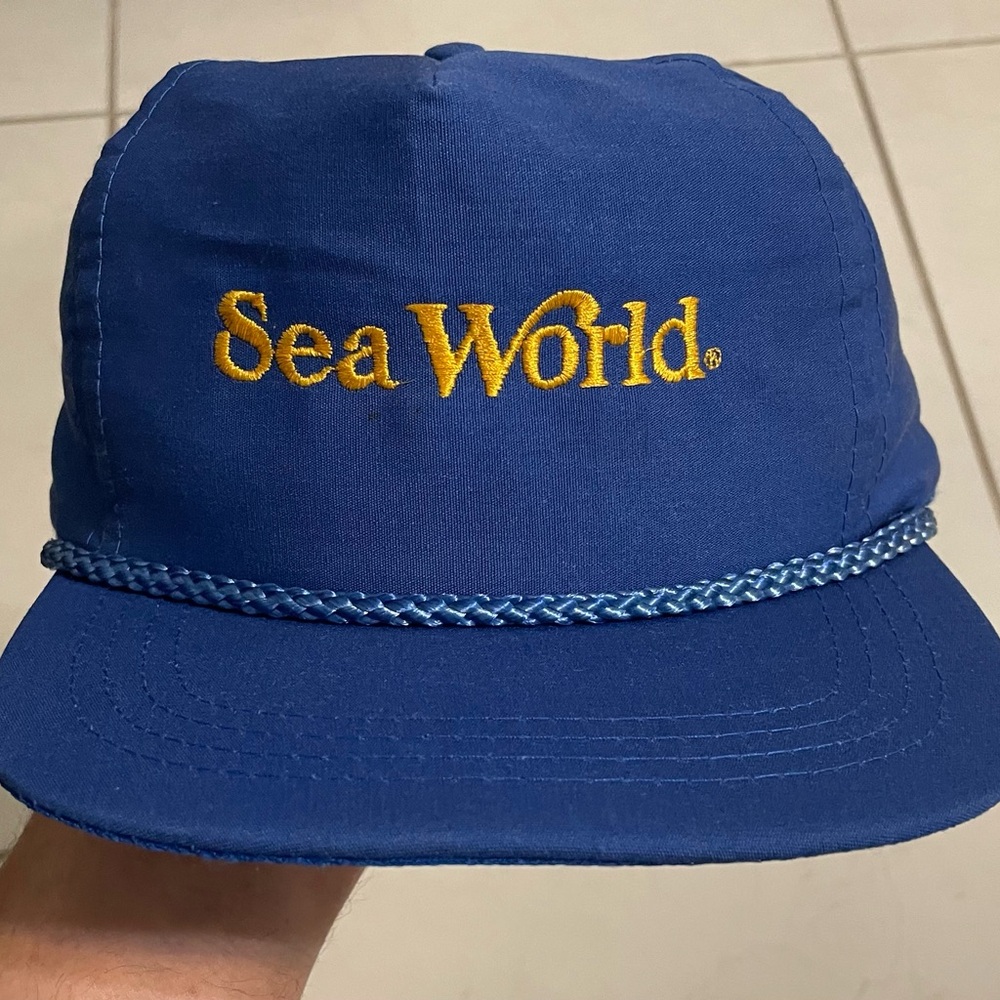 Vintage Sea World Snapback Trucker Hat Blue Rare Script